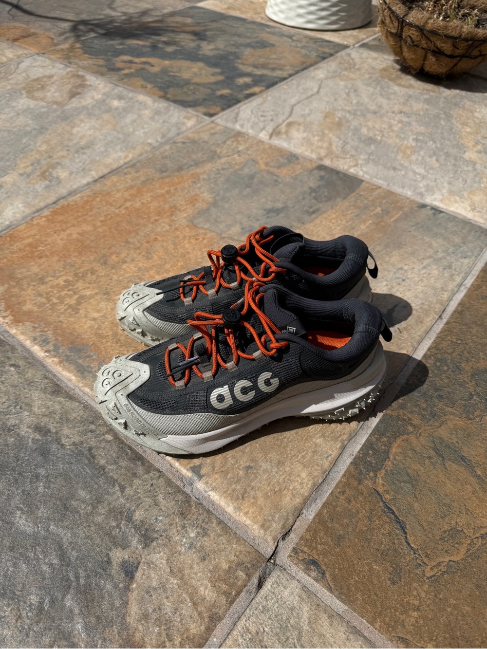 Nike ACG Mountain Fly 2 Low Gore-Tex sneakers- "Dark Smoke Grey" SZ 40 / SZ 7